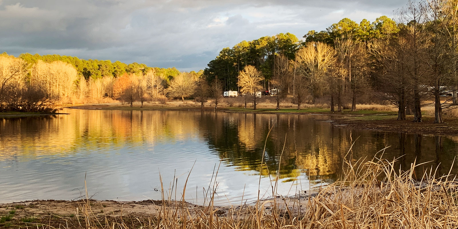 setting up a pop-up camper