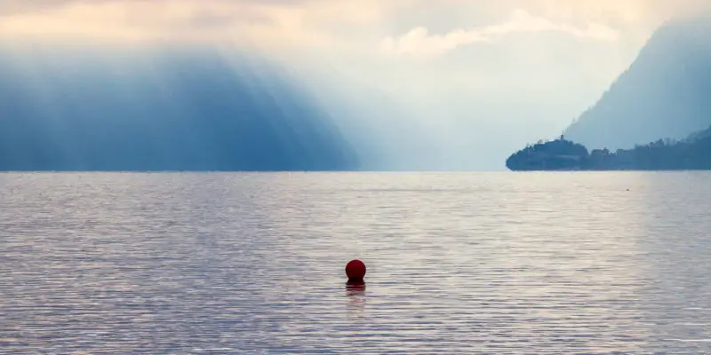 what do buoy colors mean