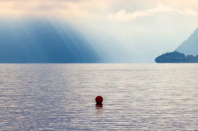 what do buoy colors mean