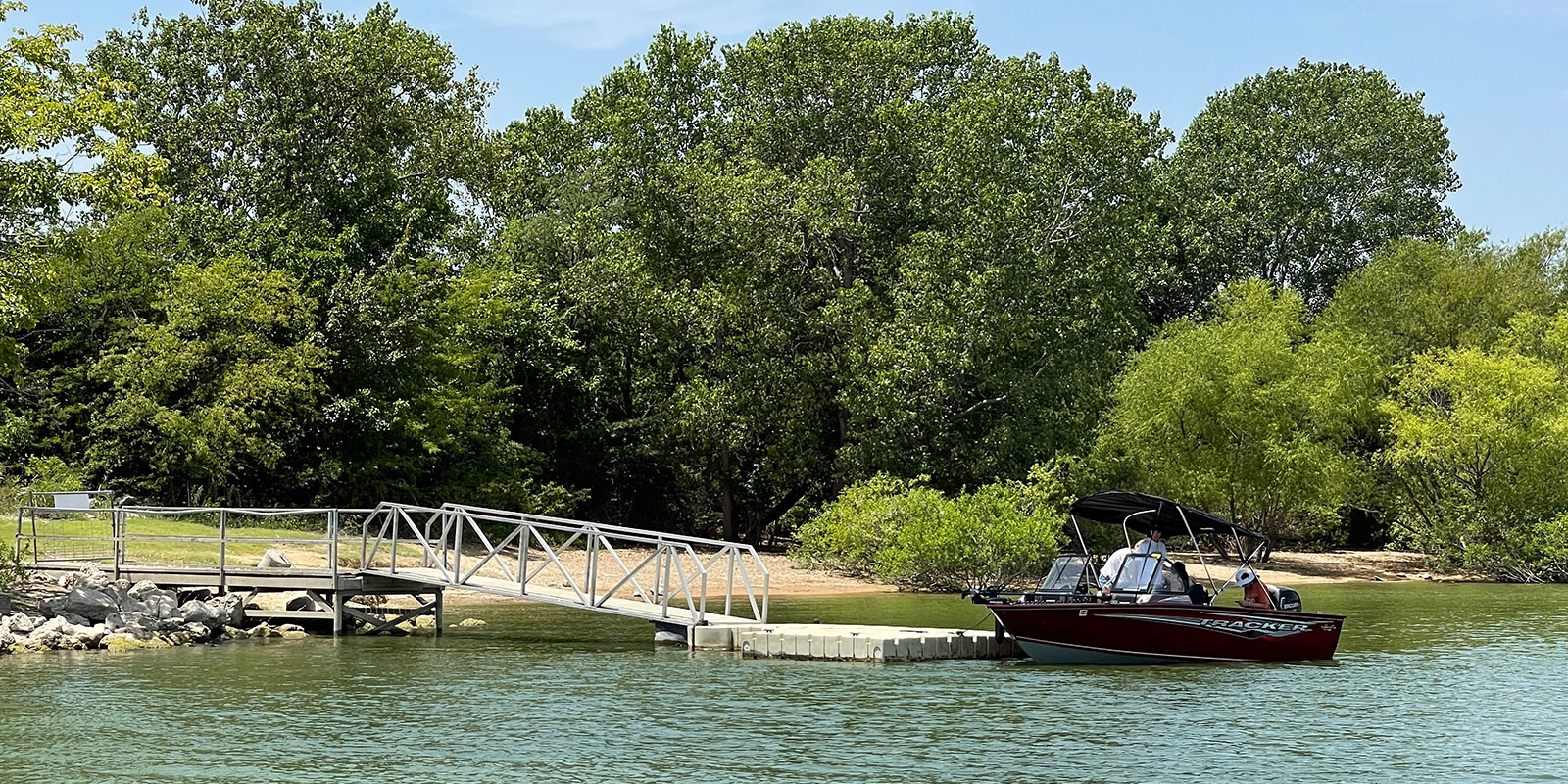 what-can-i-bring-on-a-friend-s-boat-lakehub