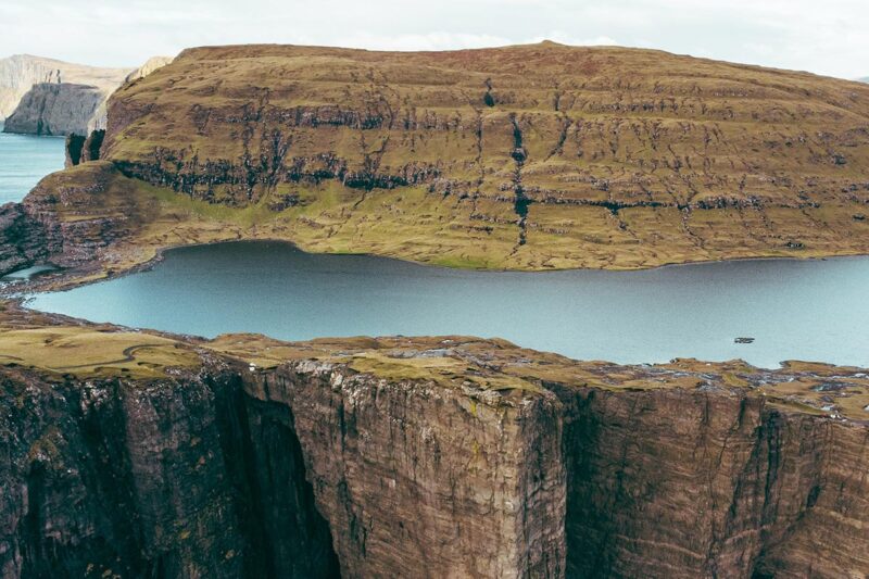 Lake Sørvágsvatn