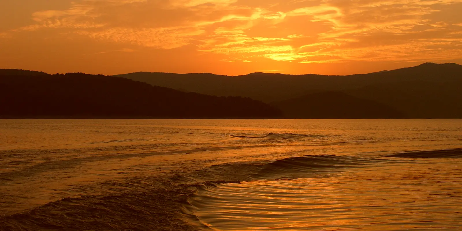 Unveiling Serene Splendor: South Carolina’s Lake Jocassee – LakeHub